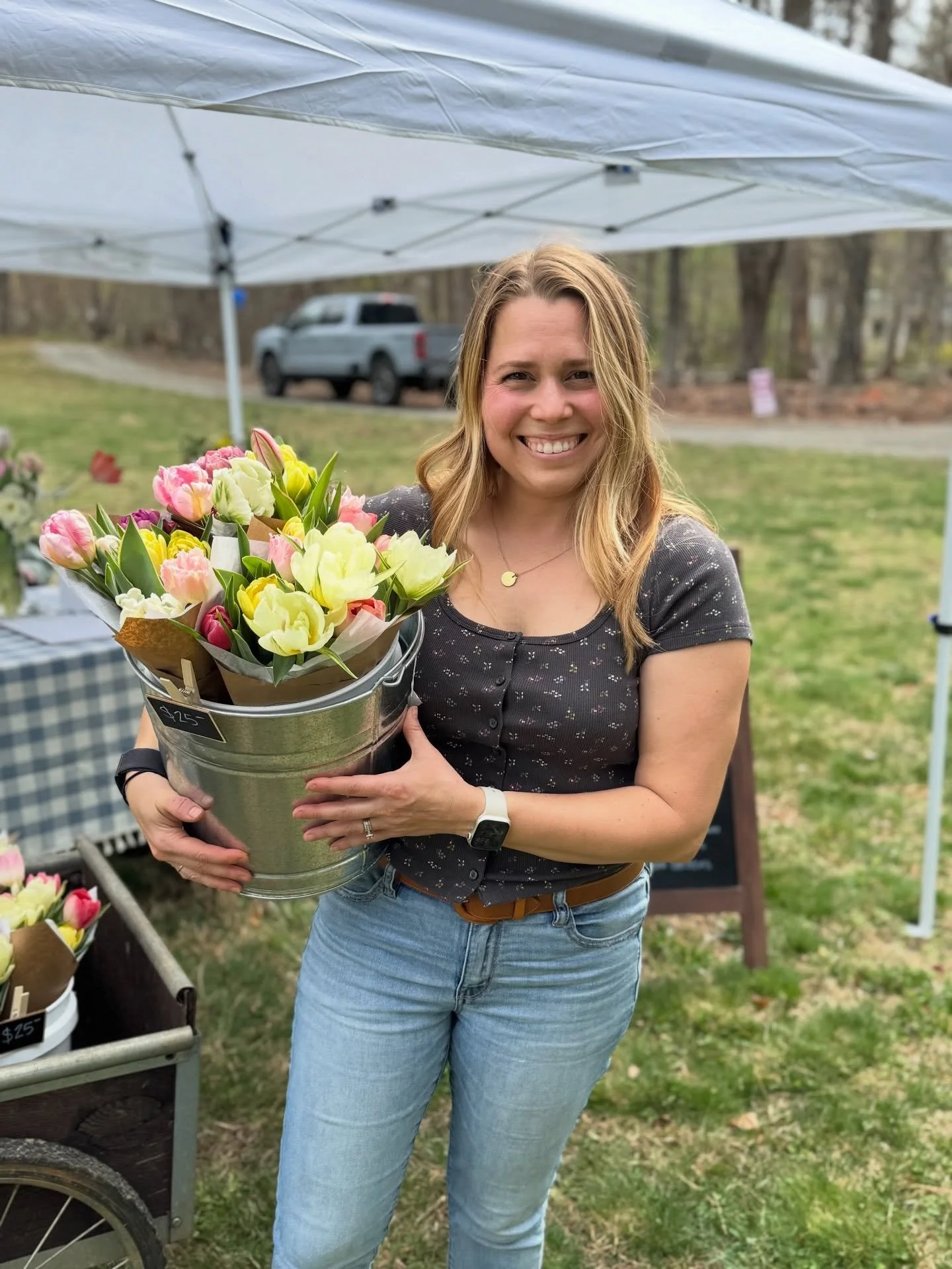 🌷 FLOWER POP UP THIS THURSDAY! 🌷

My first flower pop up of the year is this week and if you&rsquo;re already looking for a pick me up - this is your sign 🤍

DETAILS:
🗣️ Thursday, April 9 | 4&ndash;7 PM 📍Corner of Reas Ford Rd + Serendipity Ln E