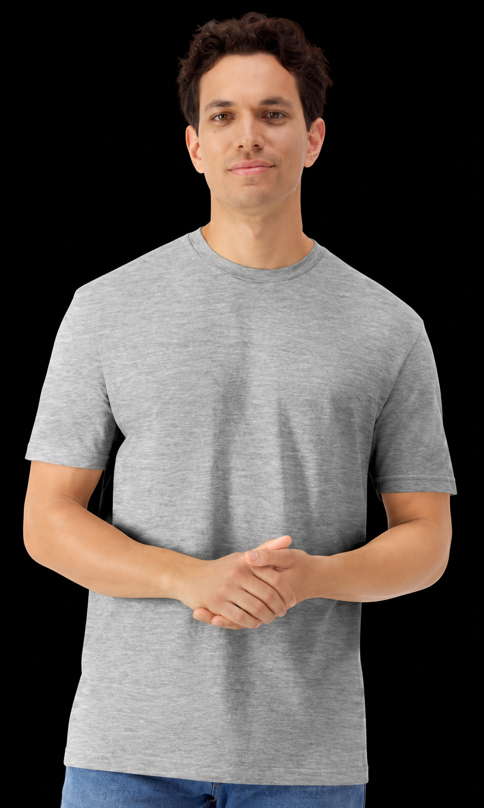 Portrait studio d’un homme en t-shirt gris.png