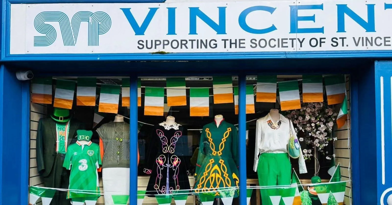 The 2026 Best St. Patrick's Window Display was a very tightly contested competition with so many businesses entering. Choosing the winner was a very difficult decision for our Judges. Vincent's was awarded the winners prize for a  well coordinated mi