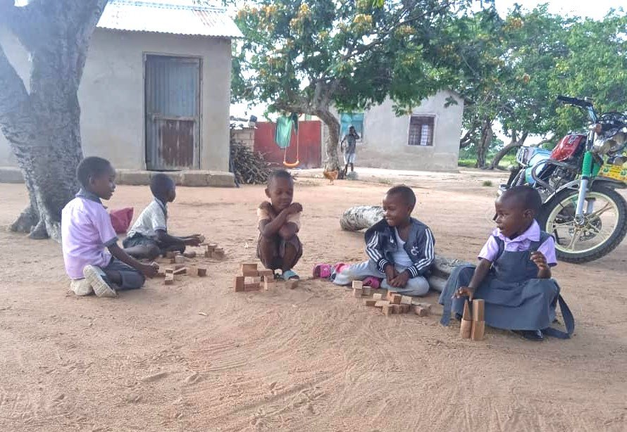 May 2025
Our small English speaking pre-school seeks to provide a range of learning opportunities so rather than just bring toys from the UK, we asked the local carpenter to make some wooden blocks for the children to use, thus supporting the local e