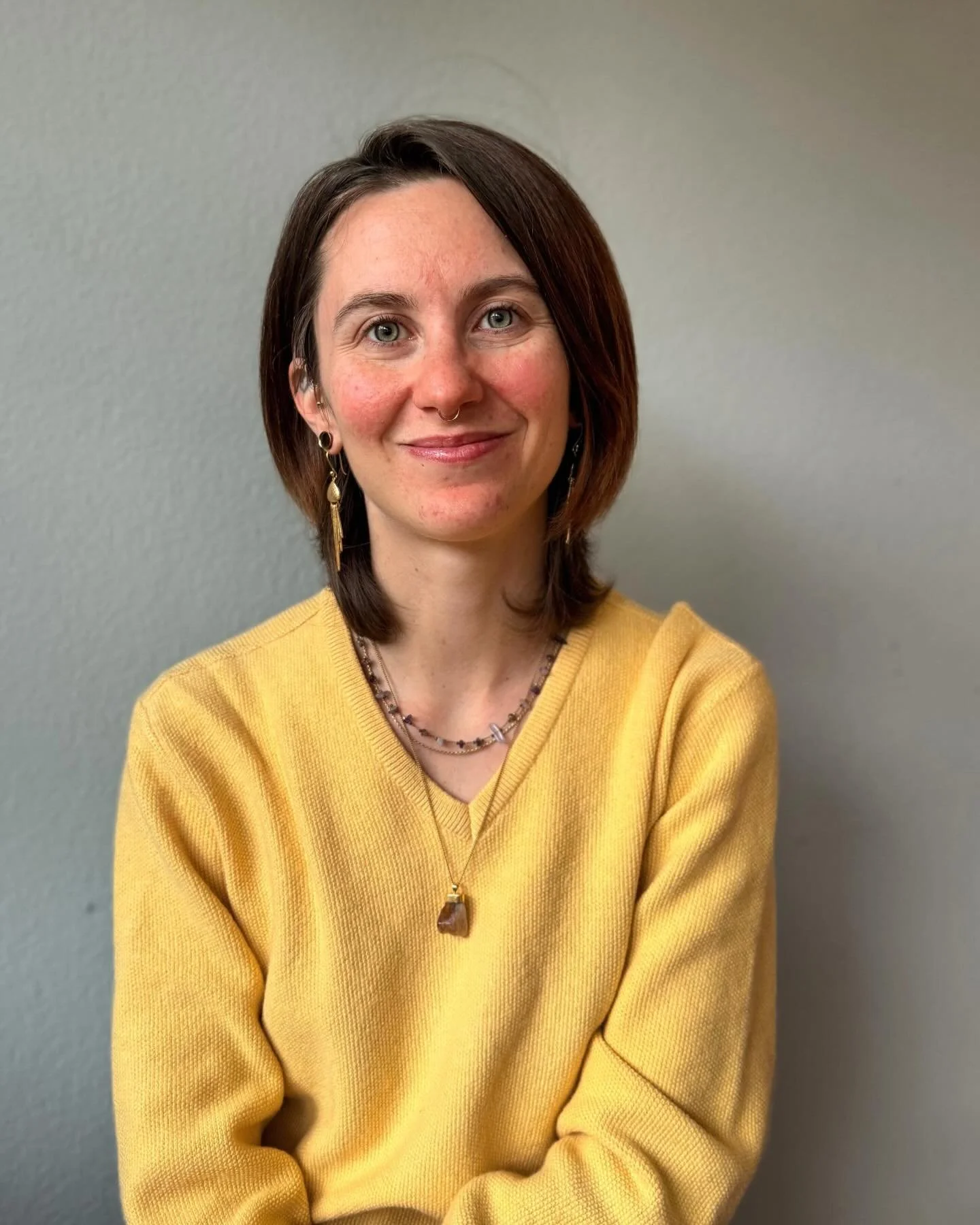 F&uuml;hl dich Willkommen - Sch&ouml;n, dass du den Weg zu mir gefunden hast. ✨

Ich bin Jacky, Mama einer wunderbaren Tochter, eines Sternenkindes und einer Border-Collie/Aussie-Mix H&uuml;ndin. Mein Herz schl&auml;gt f&uuml;r die Doula-Arbeit und m