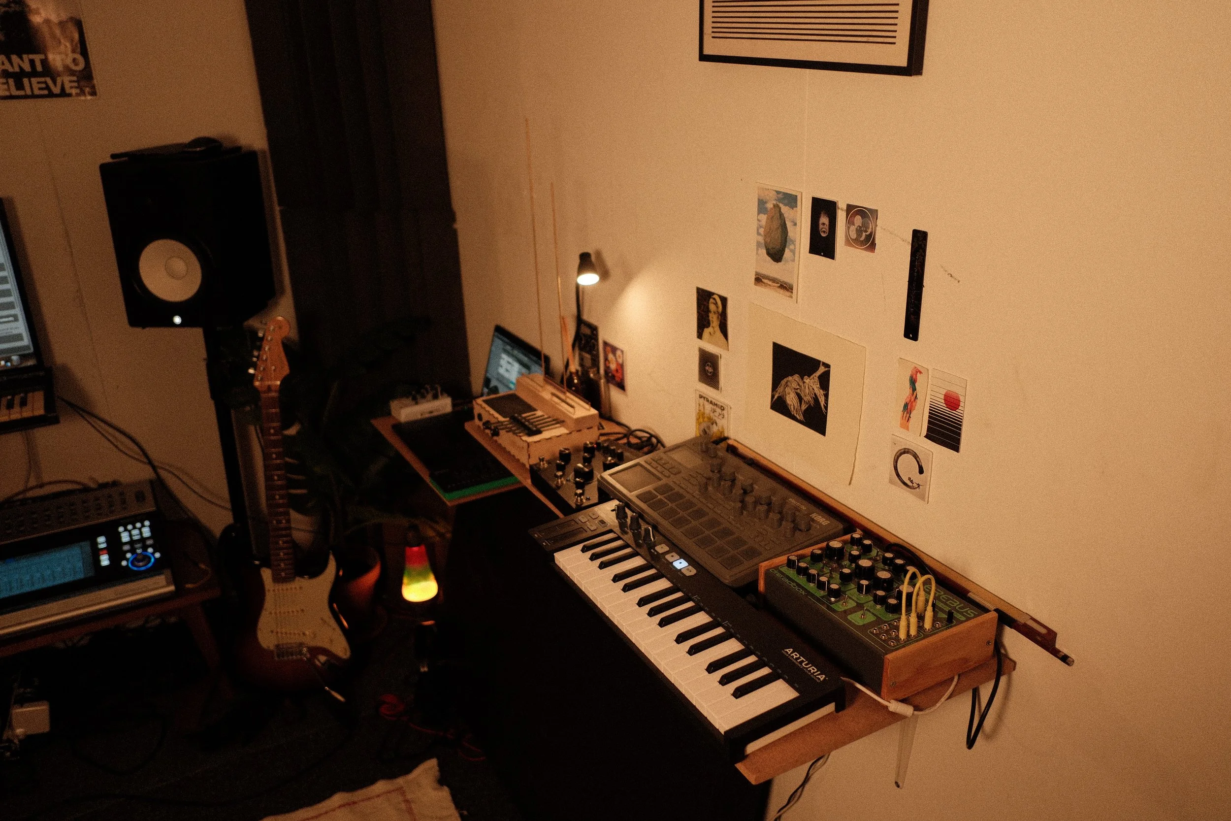 All going through a mini mixer, into a Black Hole Symmetry pedal and then to one of the Fender amp ins - All recorded through the Fender Tone Master amp with the mics seen above