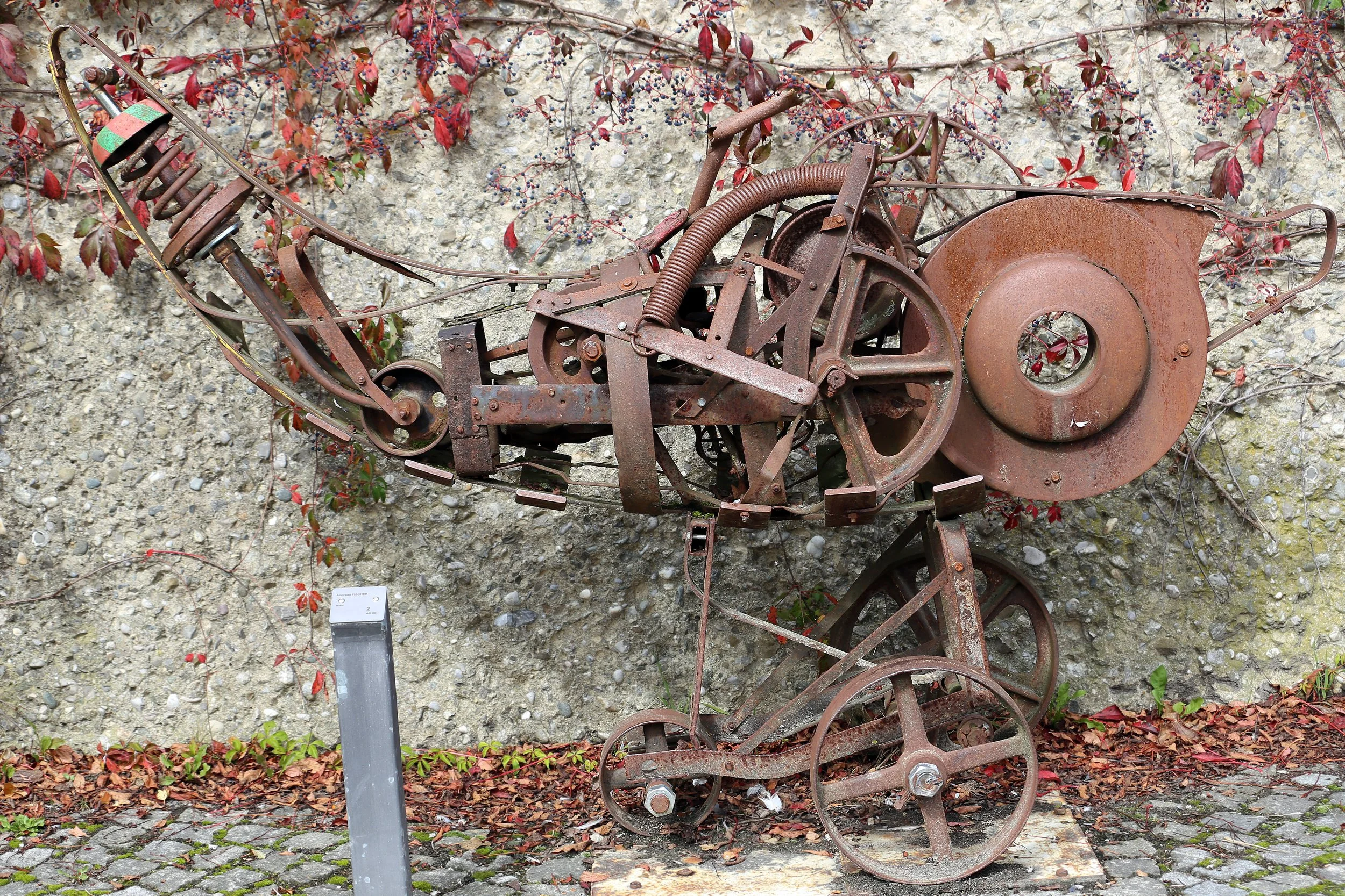 2 Andreas Fischer „Motor“, Fundstücke aus Stahl, 2006