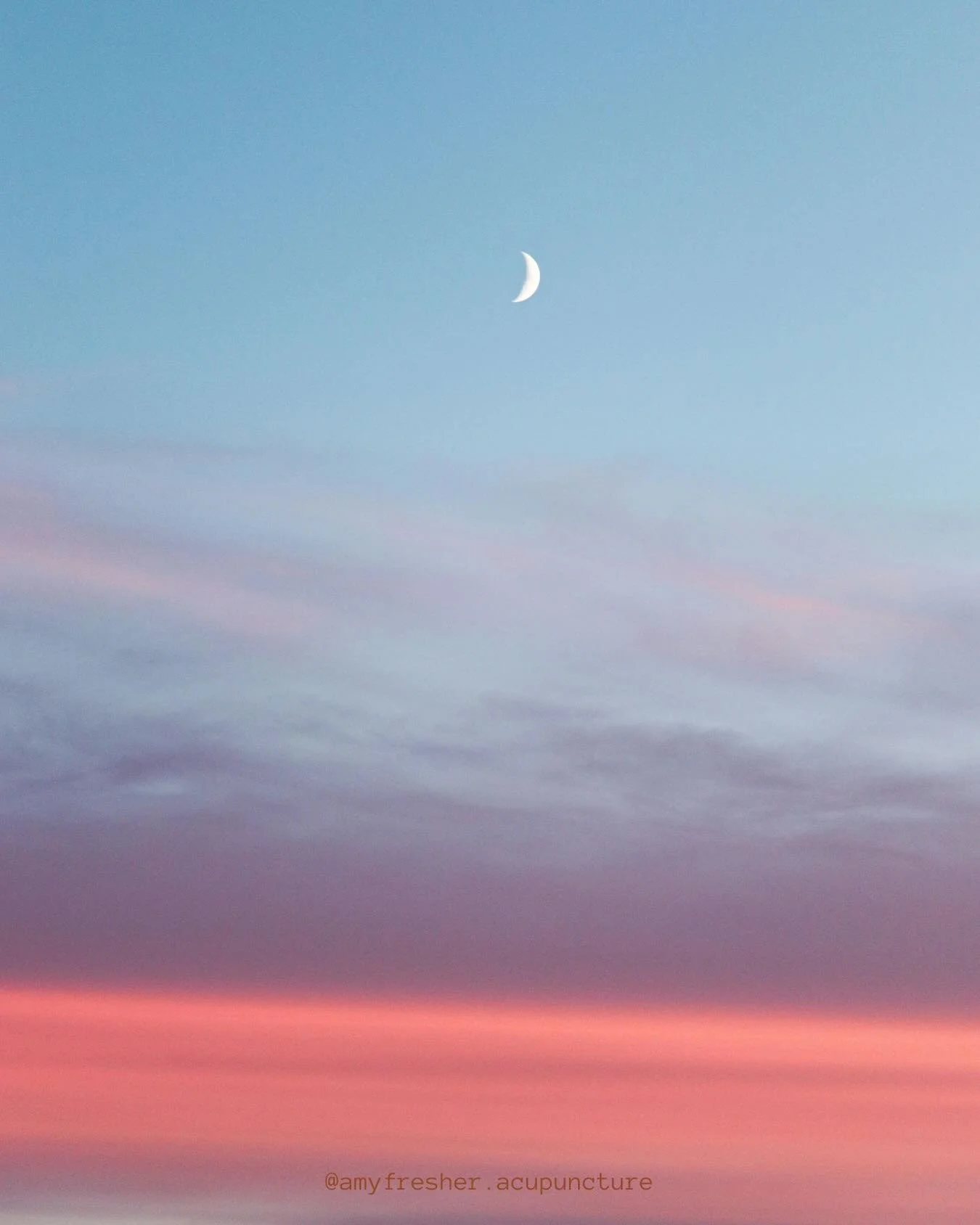 We move, we change, we return. 🌙
.
.
.
#amyfresheracupuncture #freshaf #acupuncture #CyclicalLiving #SeasonsOfLife #moonlovers  #MindfulMoments #ArtfulLife #SubtleBeauty #LifeInPhases #Intention