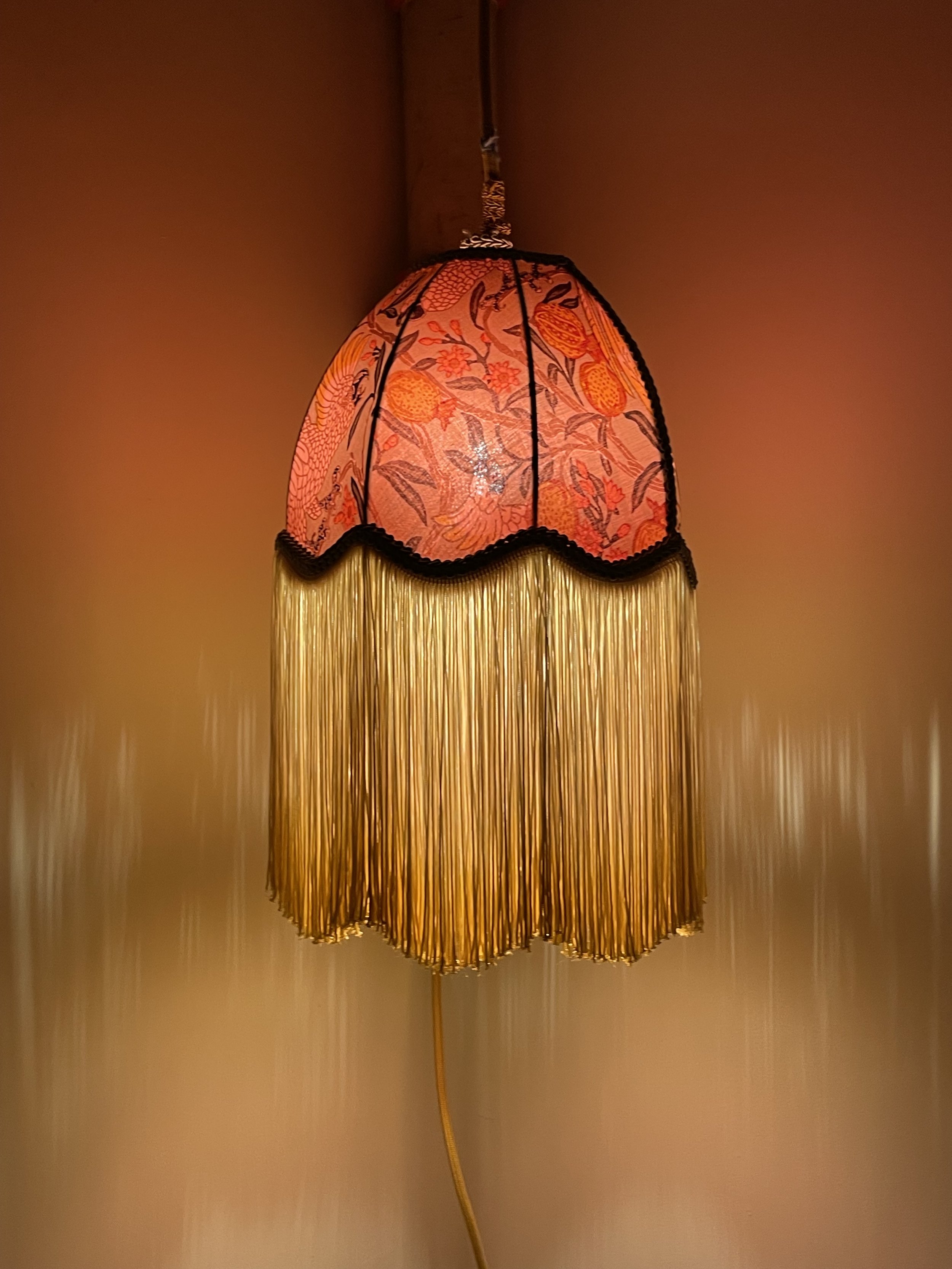 Scalloped 8" dome (lit)