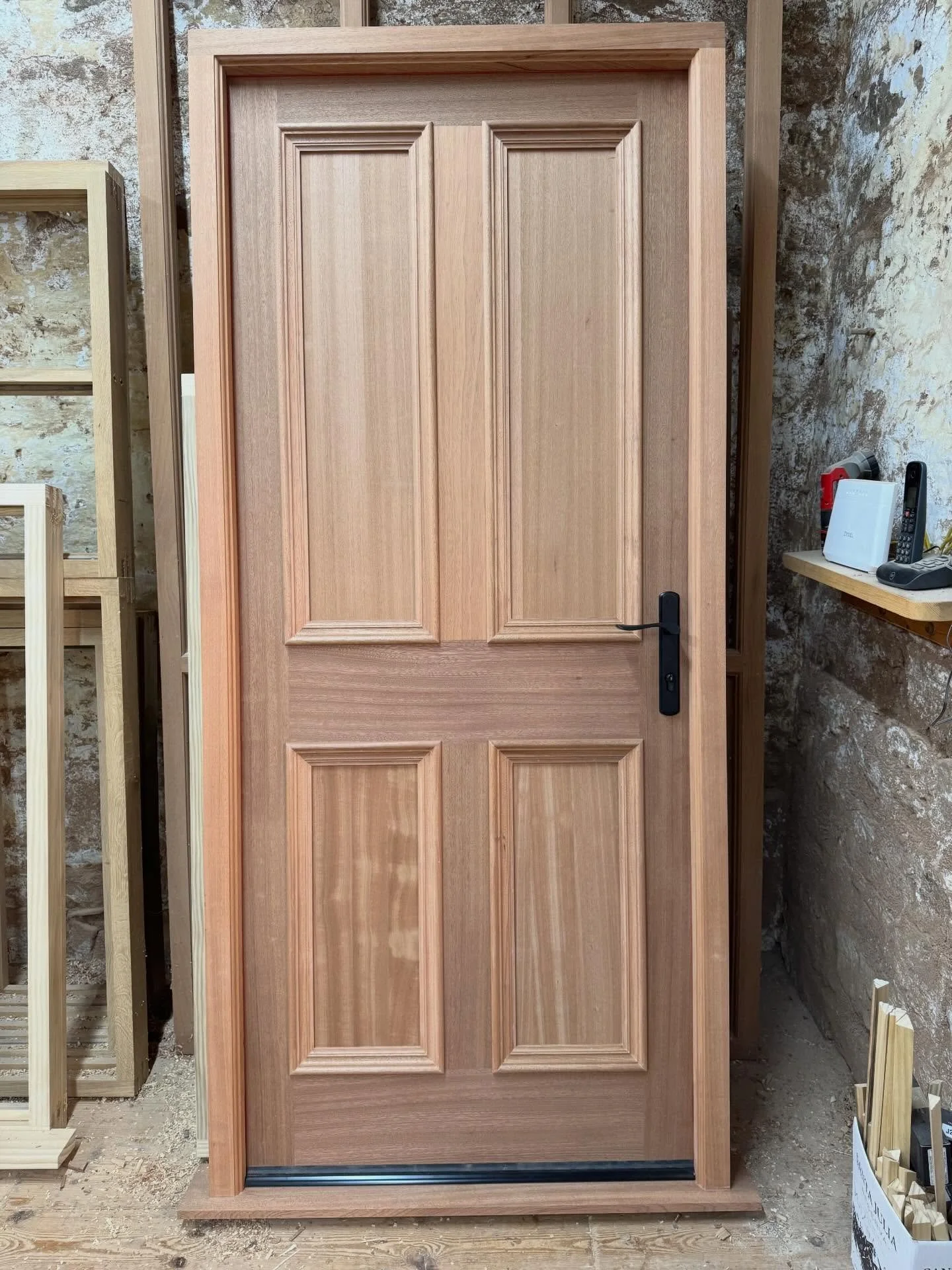 Bespoke solid hardwood utile front door and frame fitted with multi point lock and handle from @coastal_group_hardware.

Made for our friends at @john_askew_limited.

#door #joinery #bespoke #wood #woodwork