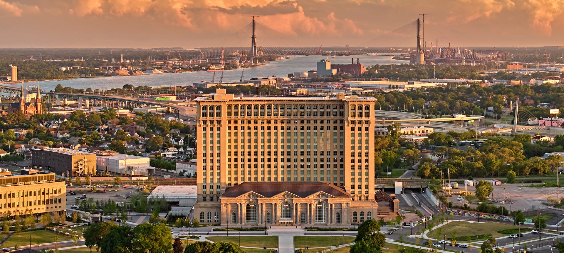 66831fca58e94075ad493c17_Michigan Central Station Exteriors QEA CB 0008 (1).jpg