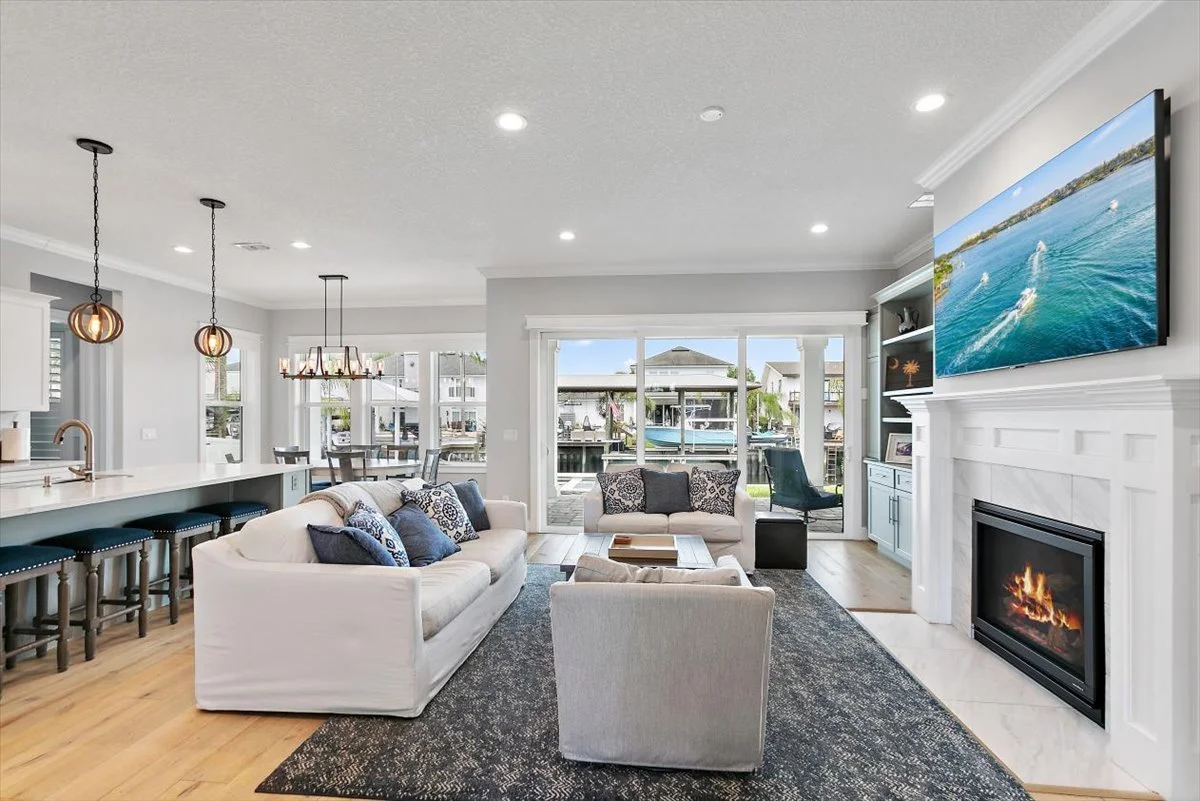 07-Living Room.jpg