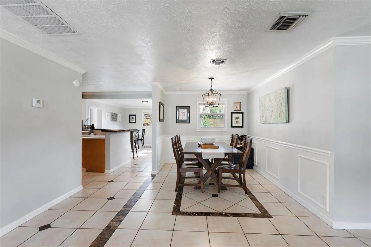 04-Dining Room to Kitchen.jpg