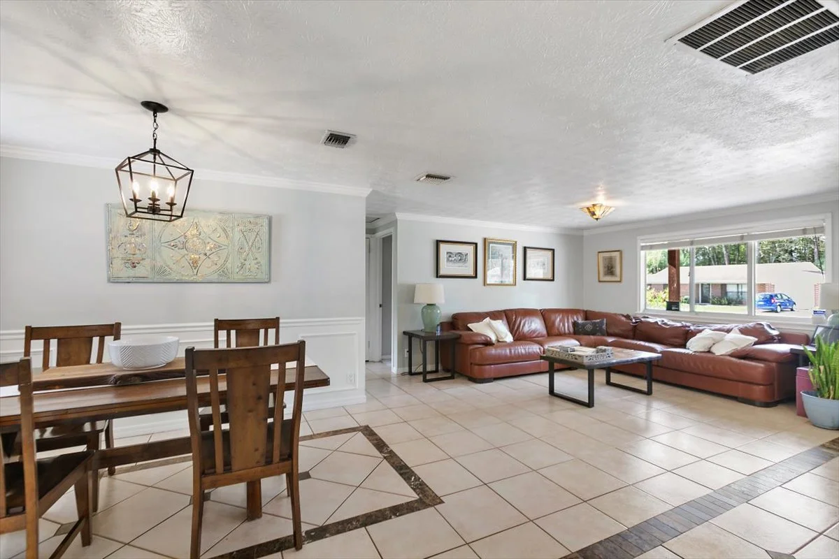 05-Dining & Living Room.jpg