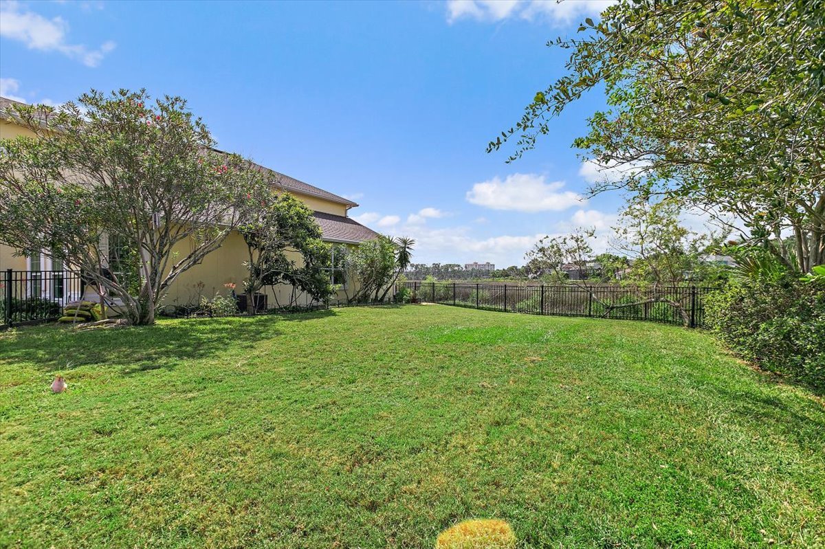 30-Side Yard.jpg