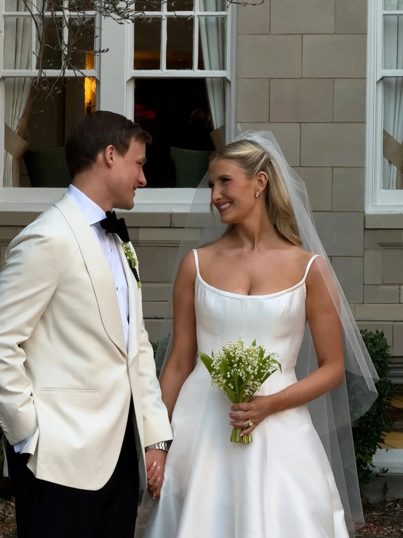 Some of my favorite moments and details from B &amp; A&rsquo;s beautiful day at the @warwickmelrose 💌

Planner @socialgracesdallas 
Photo @katepeasephotography 
Content @zanacoproductions
Florals @petals_couture
Venue @warwickmelrose
Beauty @teaseto