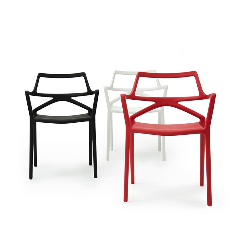 DELTA CHAIR with armrests