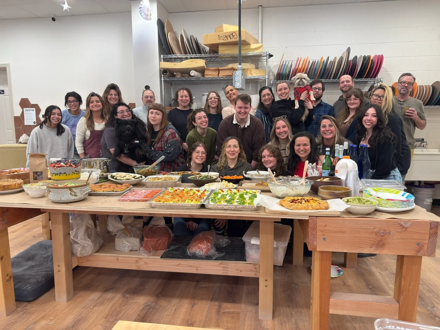 It&rsquo;s been a year of group photos, food, community, and family. We&rsquo;re so lucky to call this place home. 

#oneyearanniversary #ceramicsstudio #clay #ceramics #home (apparently you can only tag 20 ppl per post, sorry if I missed you 😔)