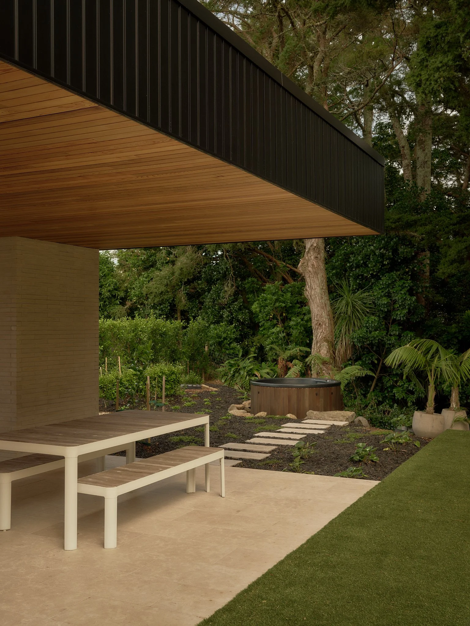 Forest Side Home1348fnl.jpg