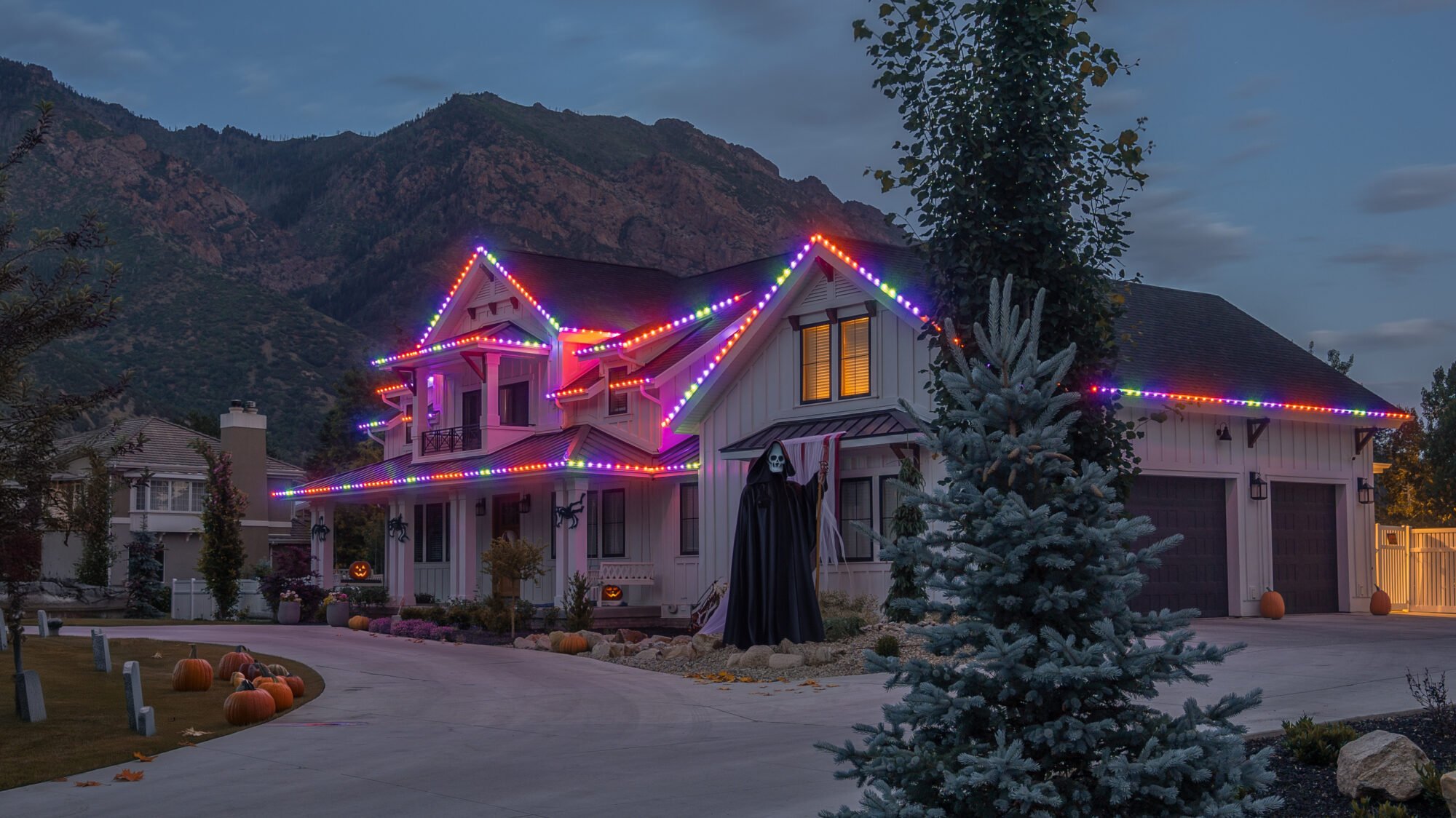 Permanent outdoor lighting installation on home in Rancho Cordova