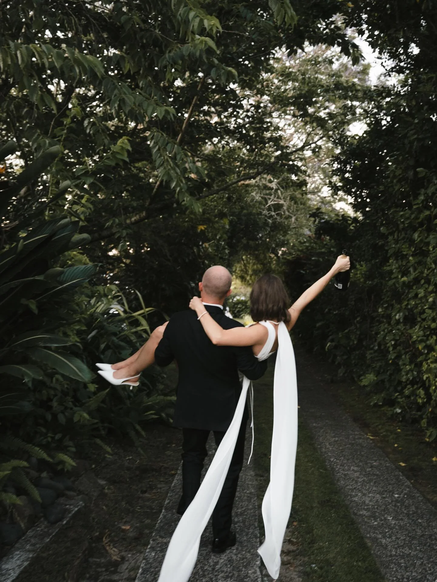 Victoria &amp; Sam 🖤 there are no words!
Dream team making this day happen! 

Photographer @tashameys 
Marquee &amp; Furniture @twelve_tables 
Florals @handpicked3110 
Celebrant @marriedbyjaimee 
Linen @tble__linen__hire 
Videographer @badpandaprodu
