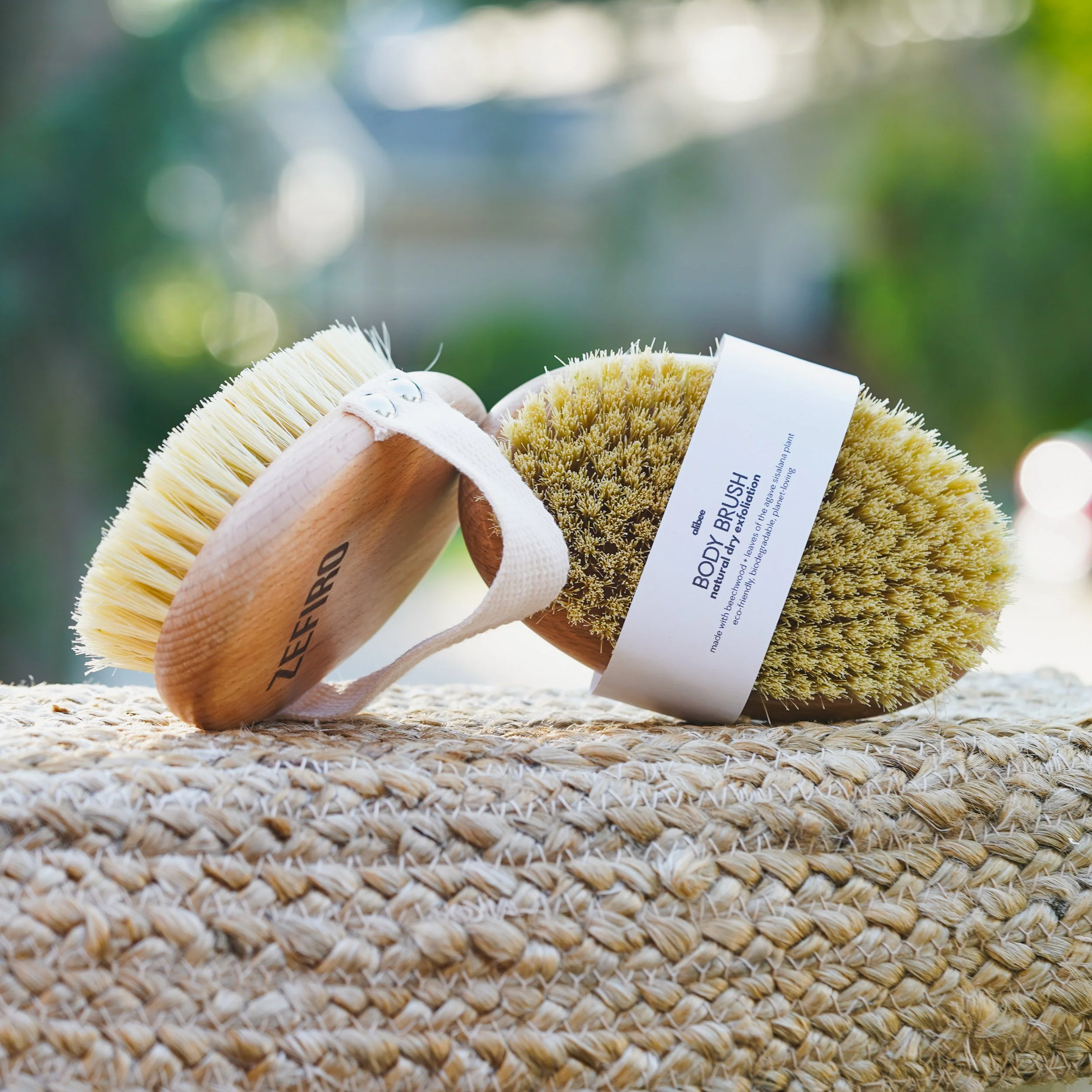 Dry Brush | Beechwood + Sisal