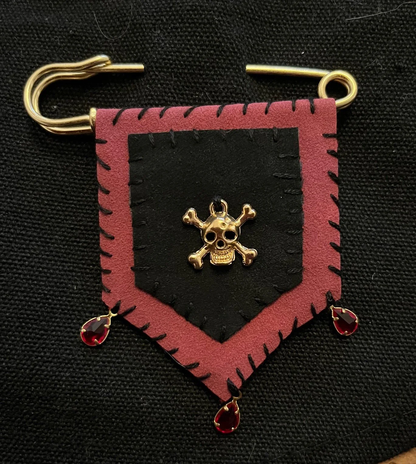 Skull Pin