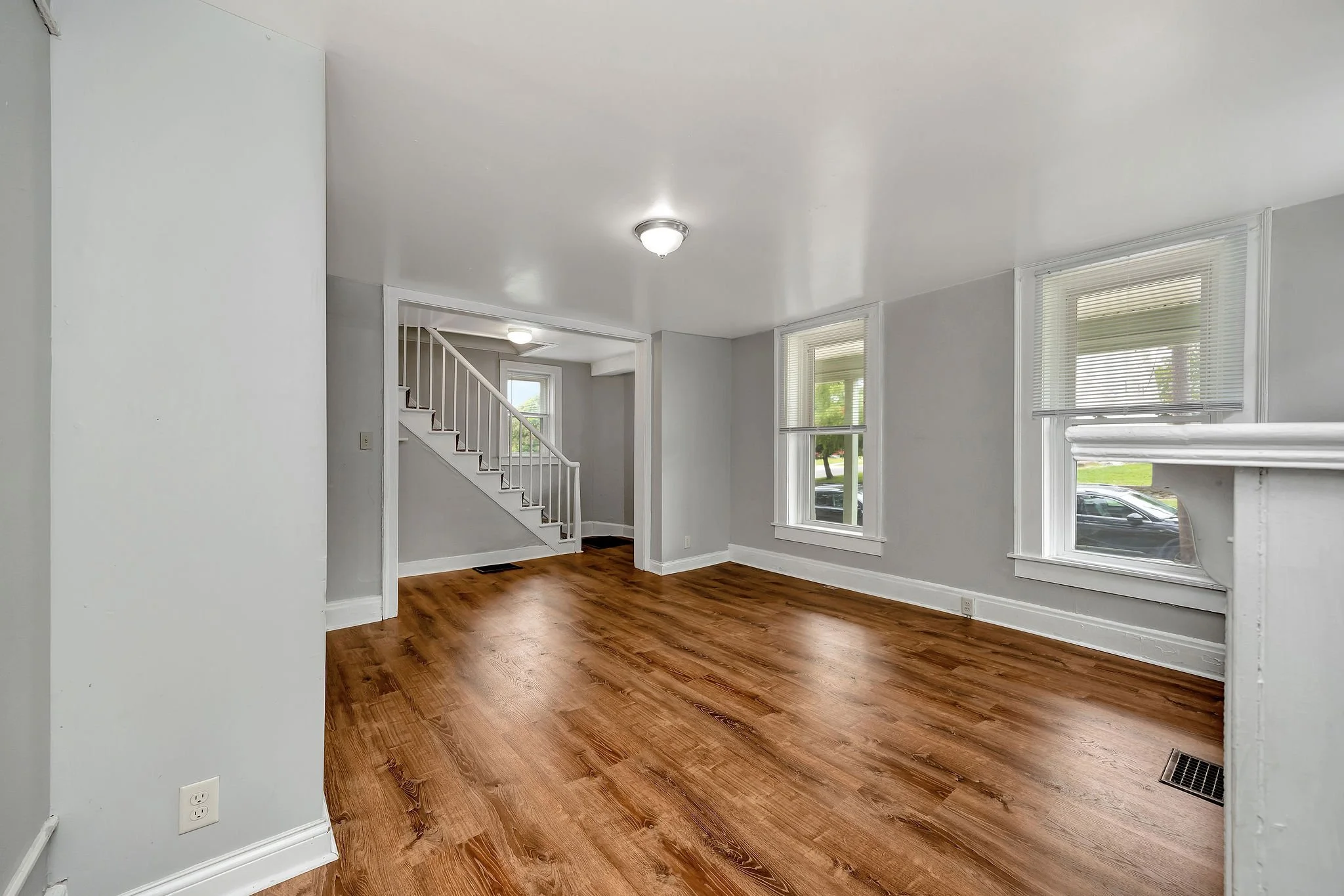 3c_121 Main Living.jpg