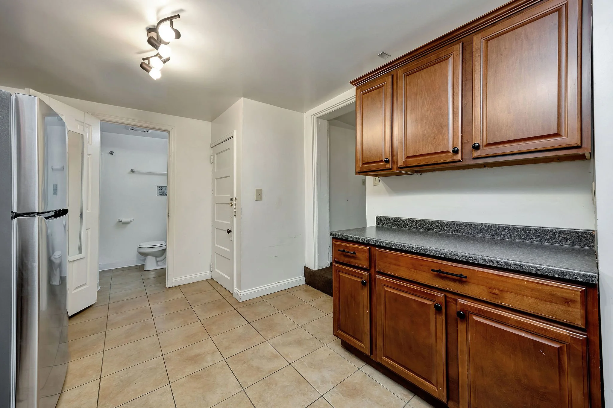 6_121 Main Kitchen 3.jpg