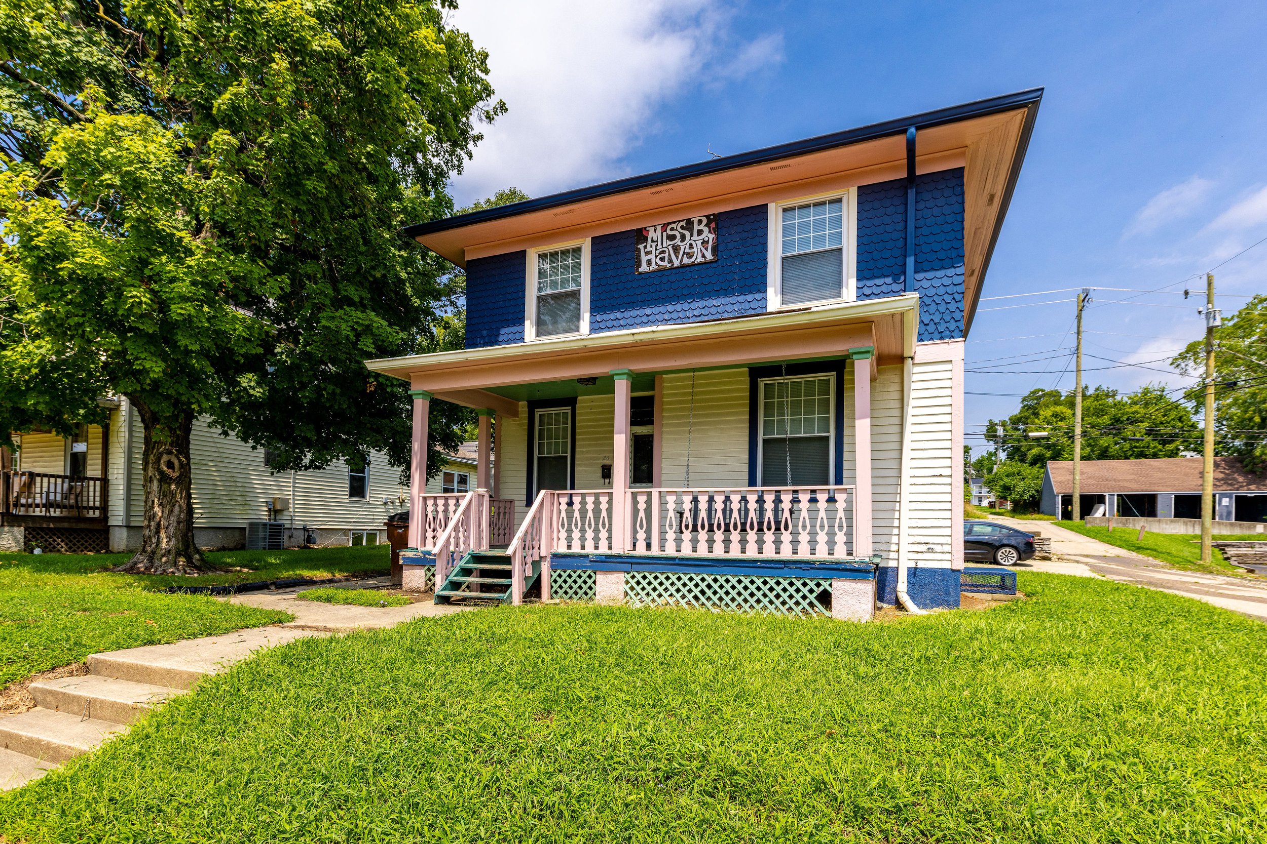 2_Exterior 2.jpg
