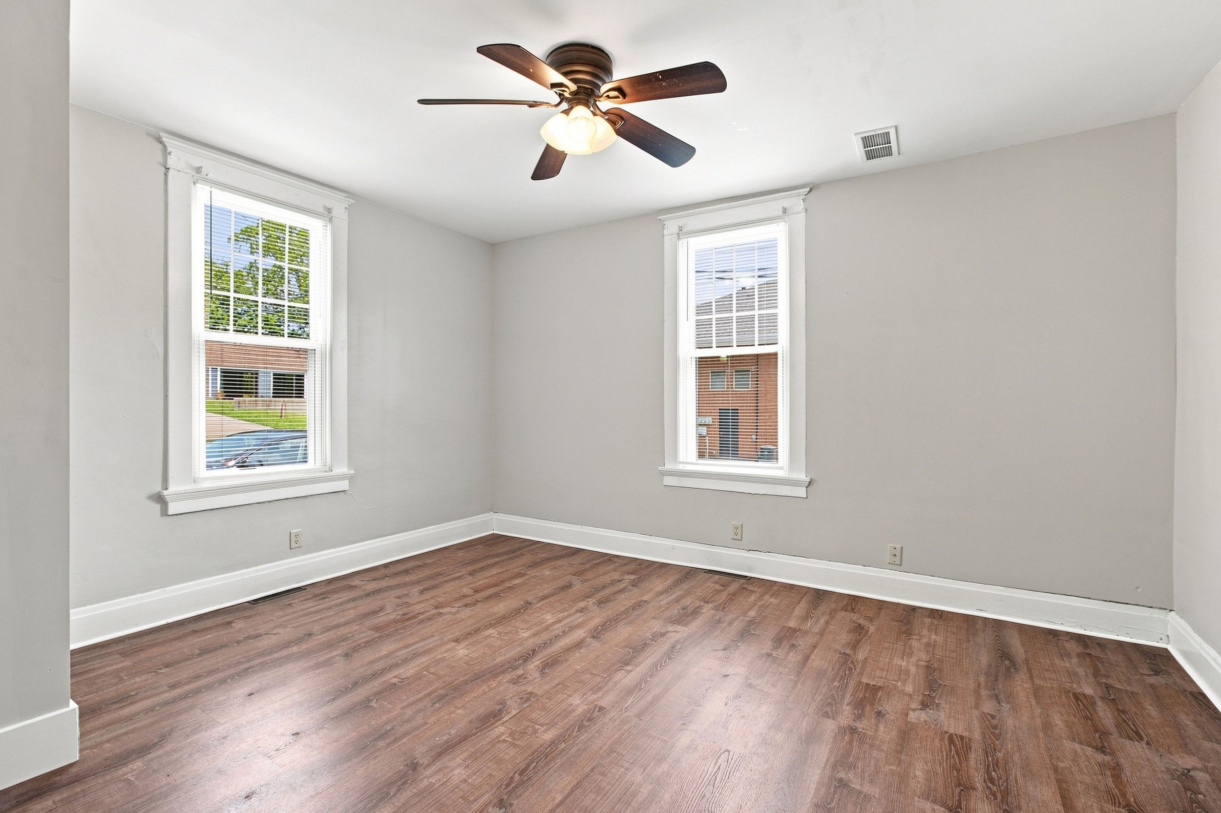 4_Living Room 2.jpg