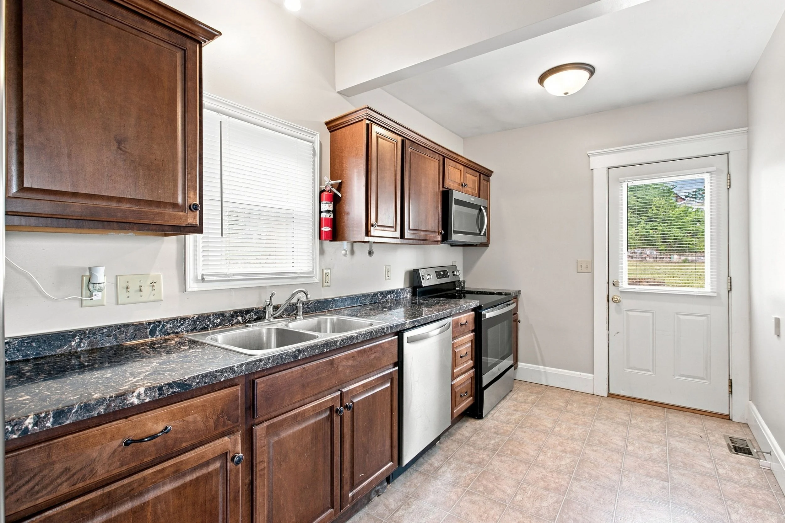 6_Kitchen 1.jpg