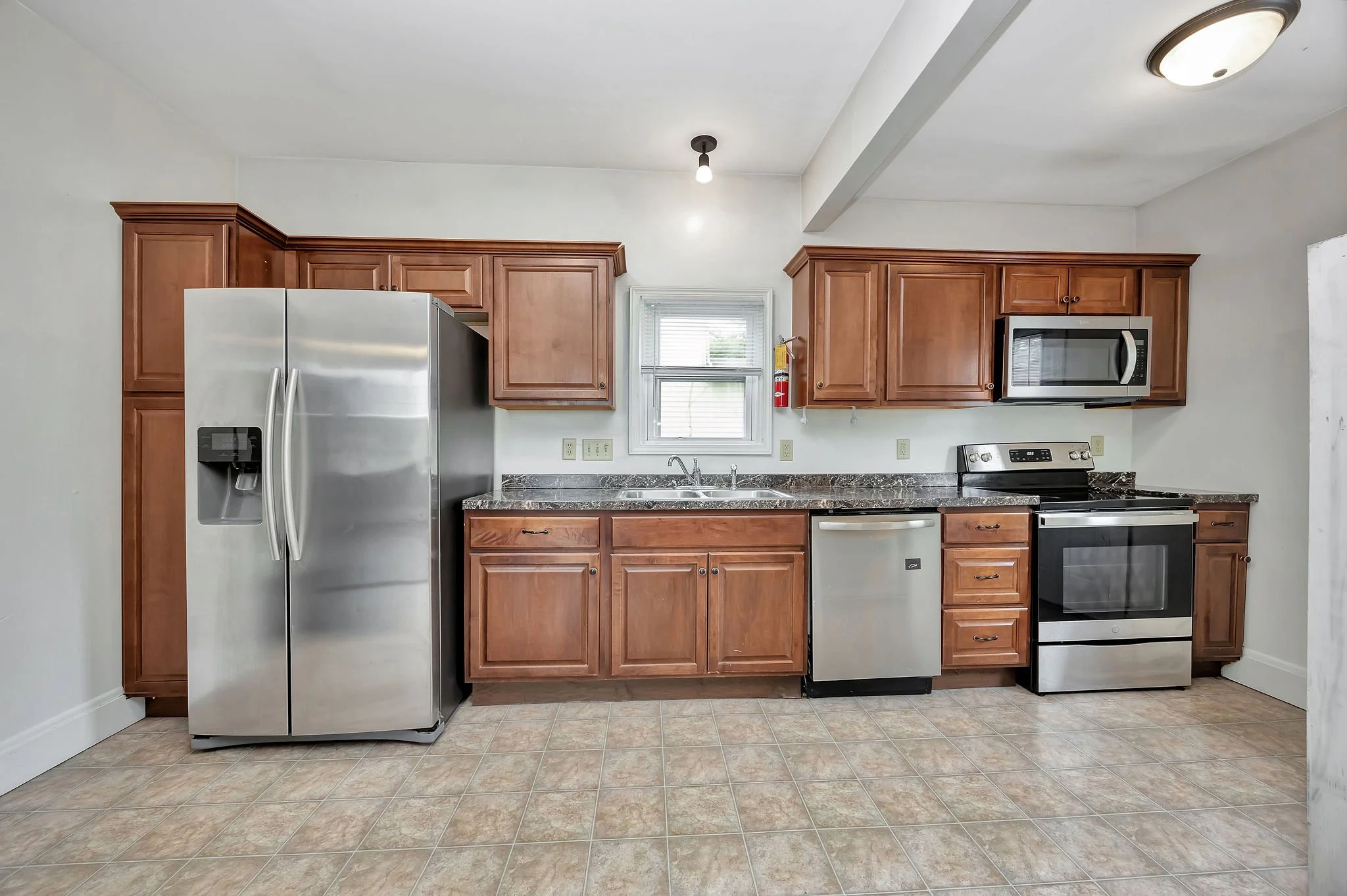 7_Kitchen 2.jpg