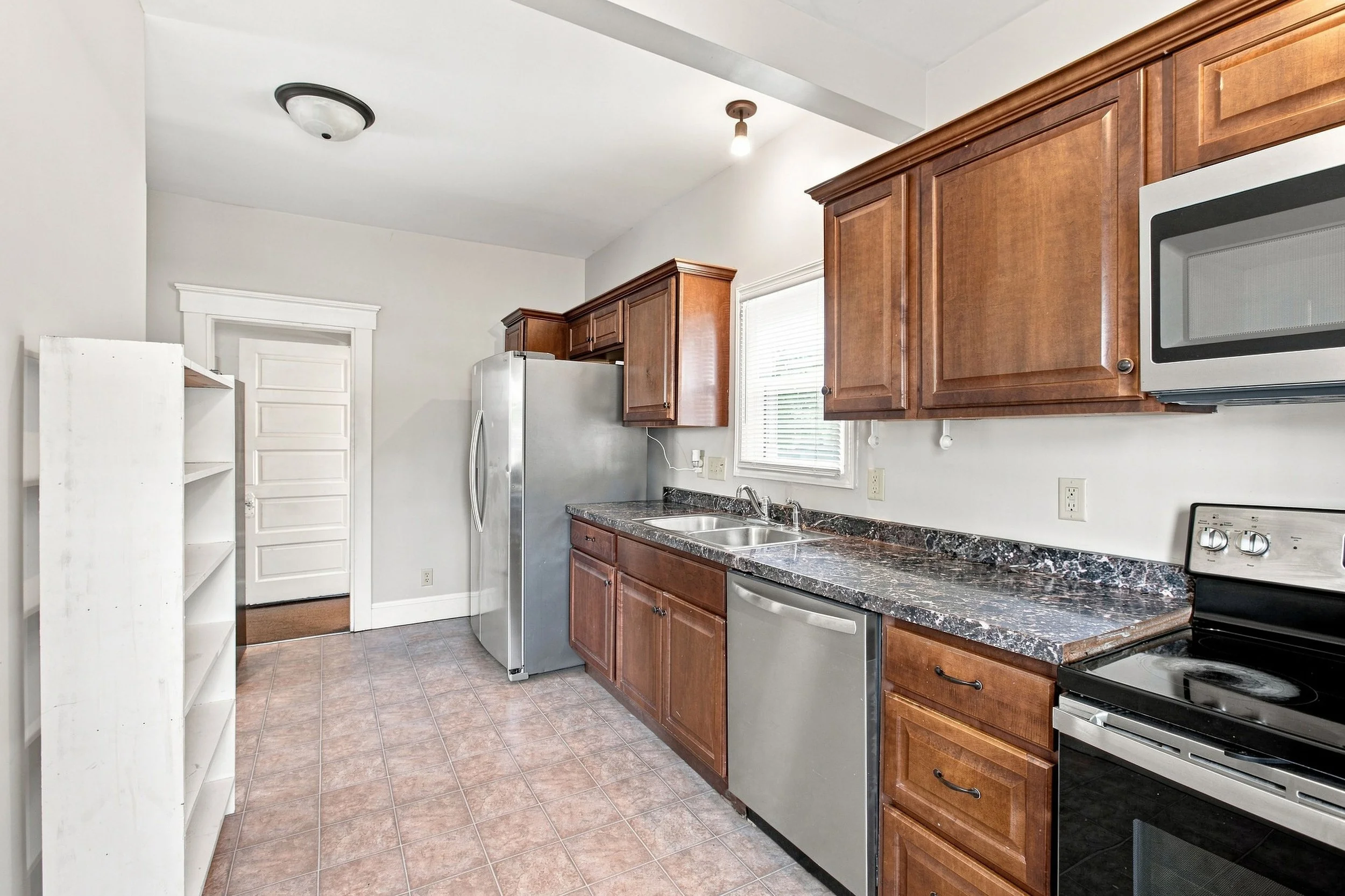 8_Kitchen 3.jpg