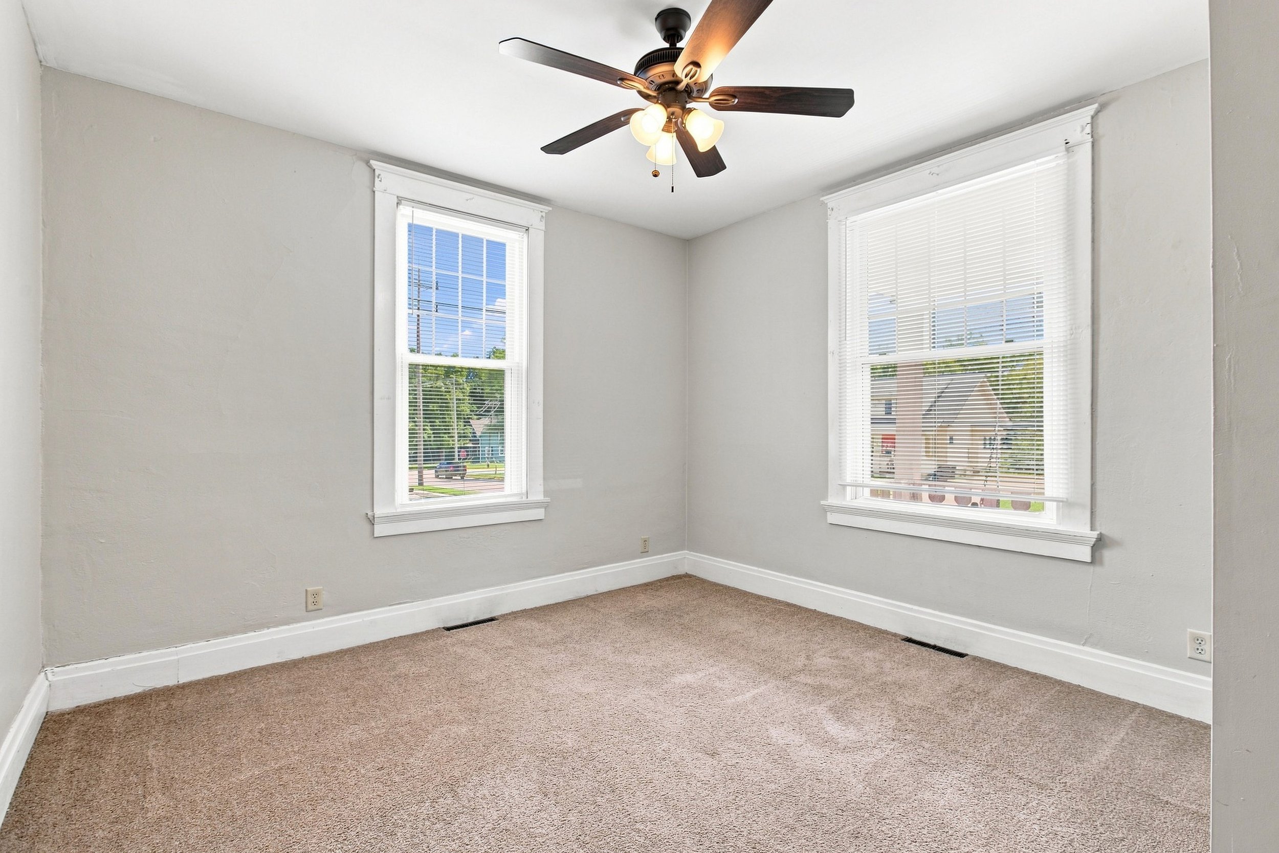 9a_Bedroom 1.jpg