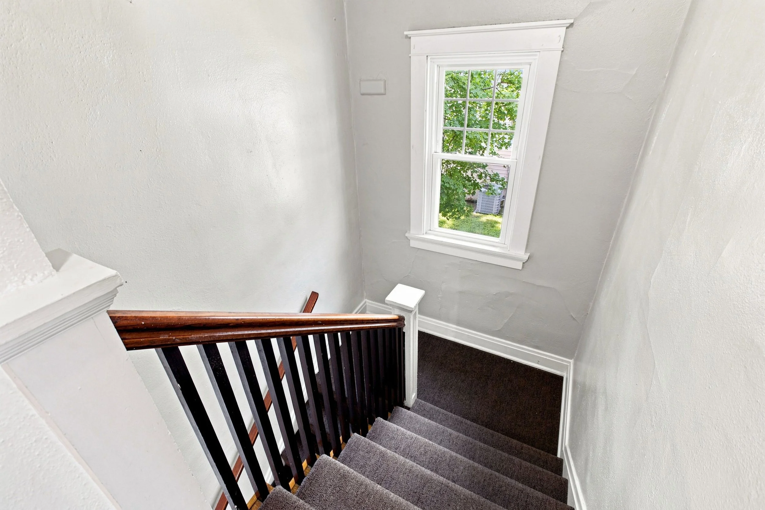 16b_Stairs.jpg