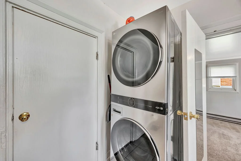 12_202BeechLaundry.jpg