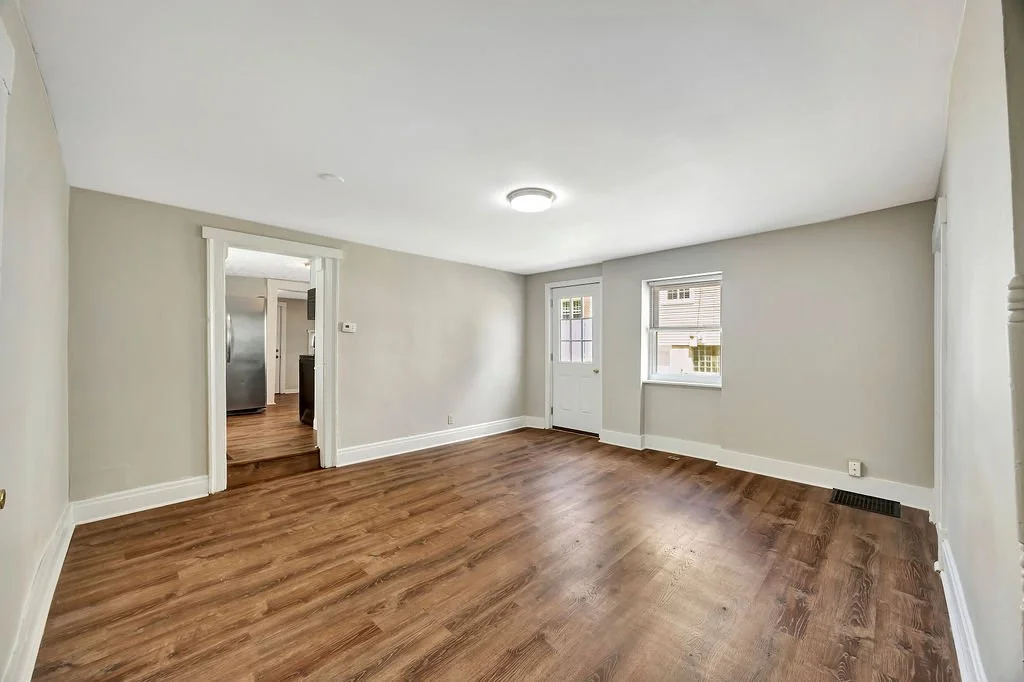 8_Living Room 2.jpg