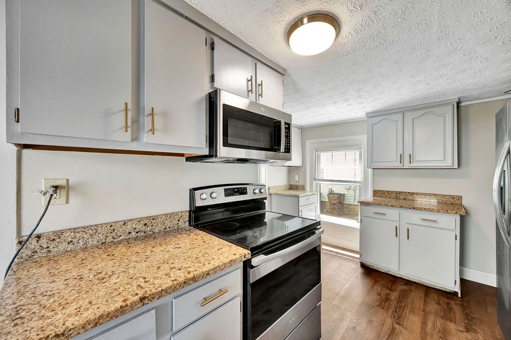 11_Kitchen 2.jpg