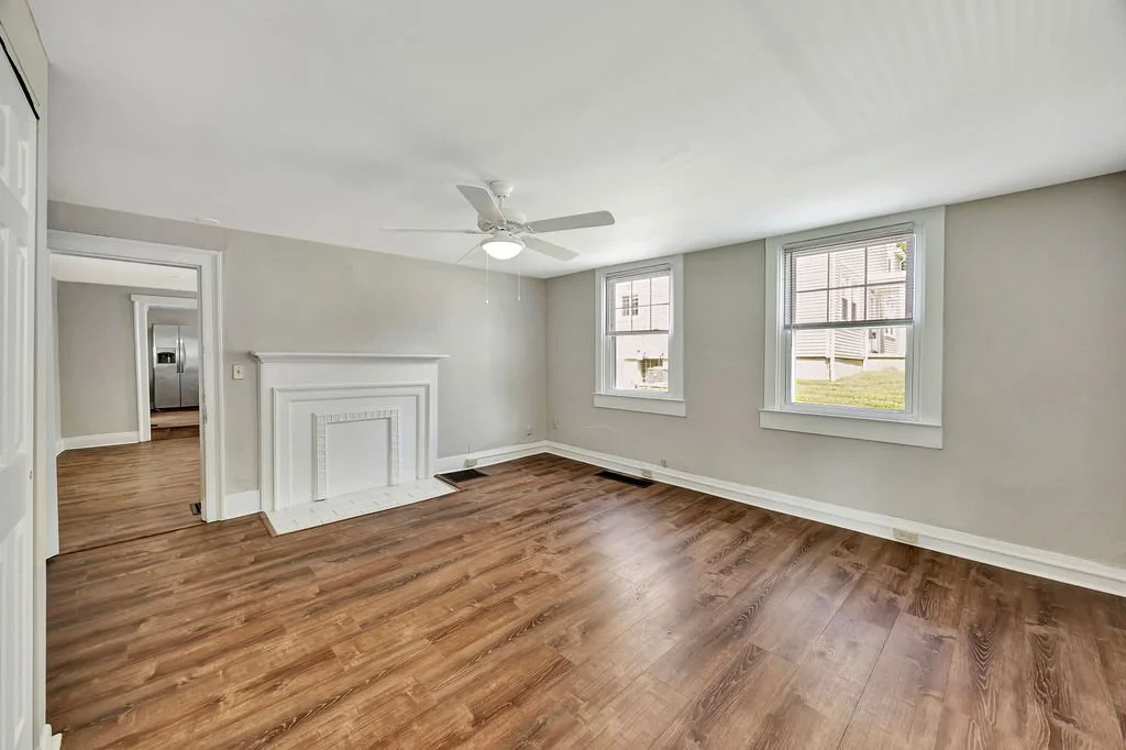 14_Bedroom 1.jpg