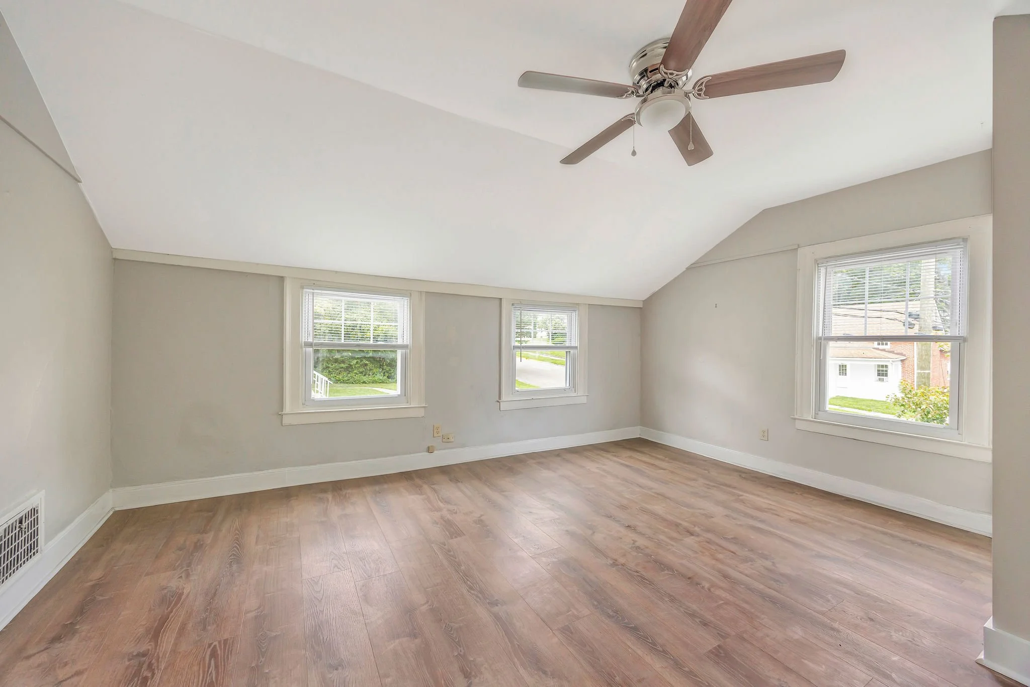 16a_Bedroom 2.jpg