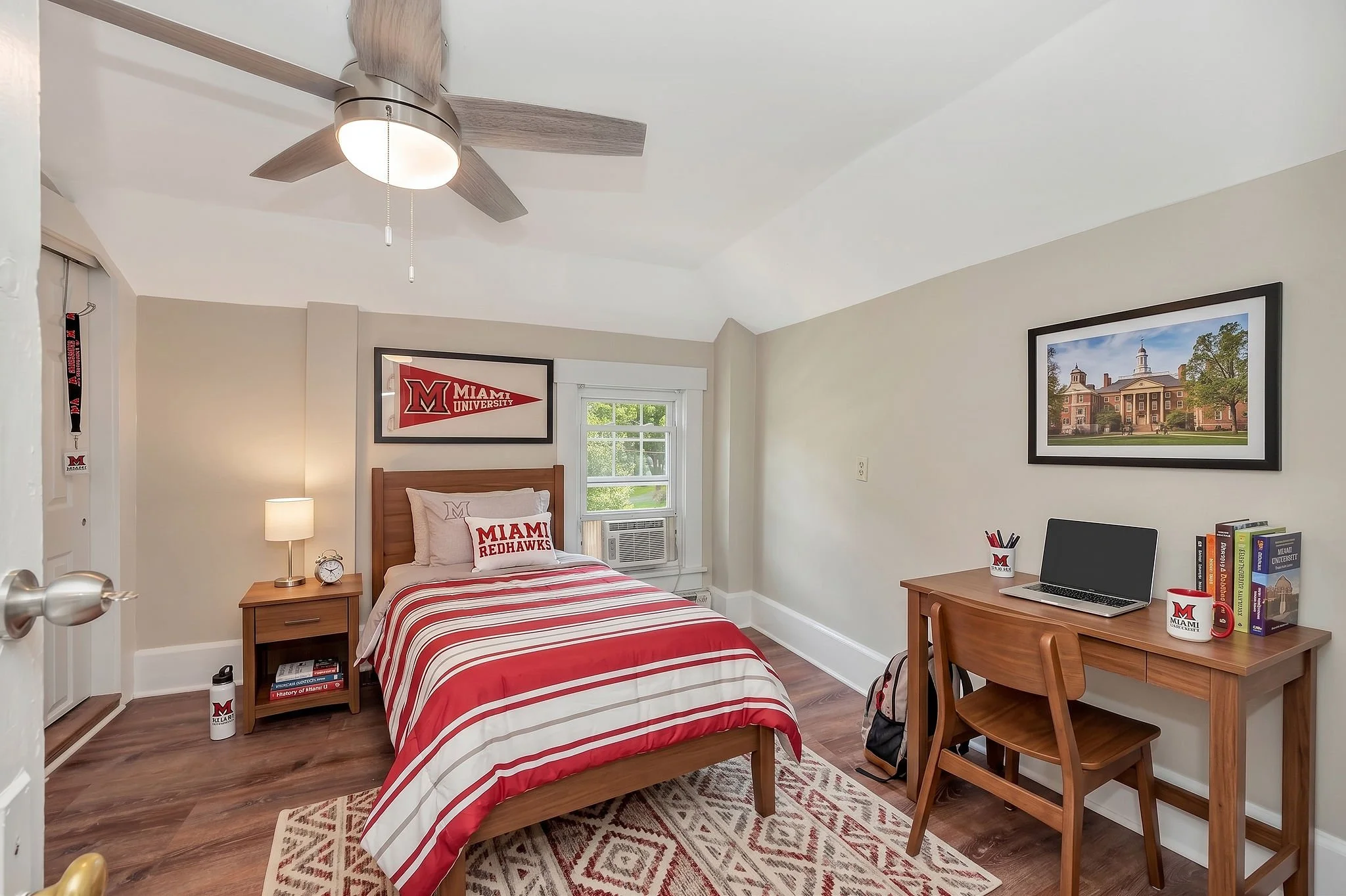 21_Bedroom 5.jpg