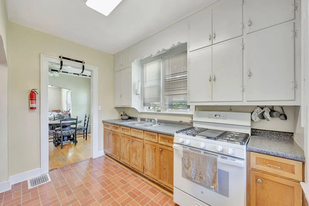 7_Kitchen 1.jpg