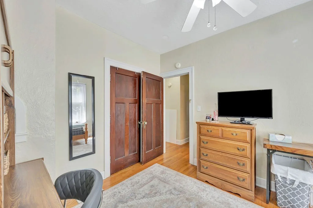 11_Bedroom 1.jpg