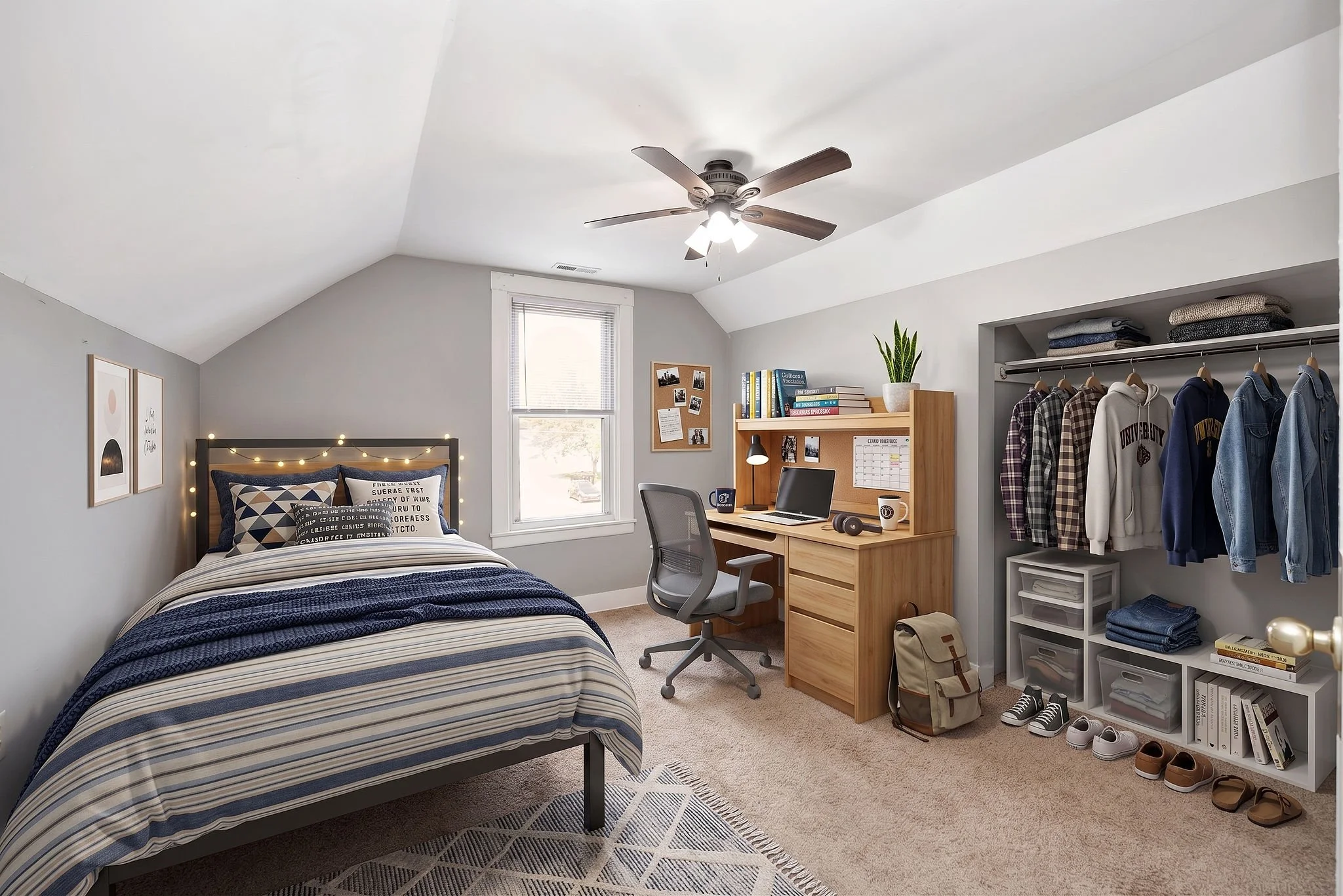 6_223 N Poplar St Bedroom.jpg