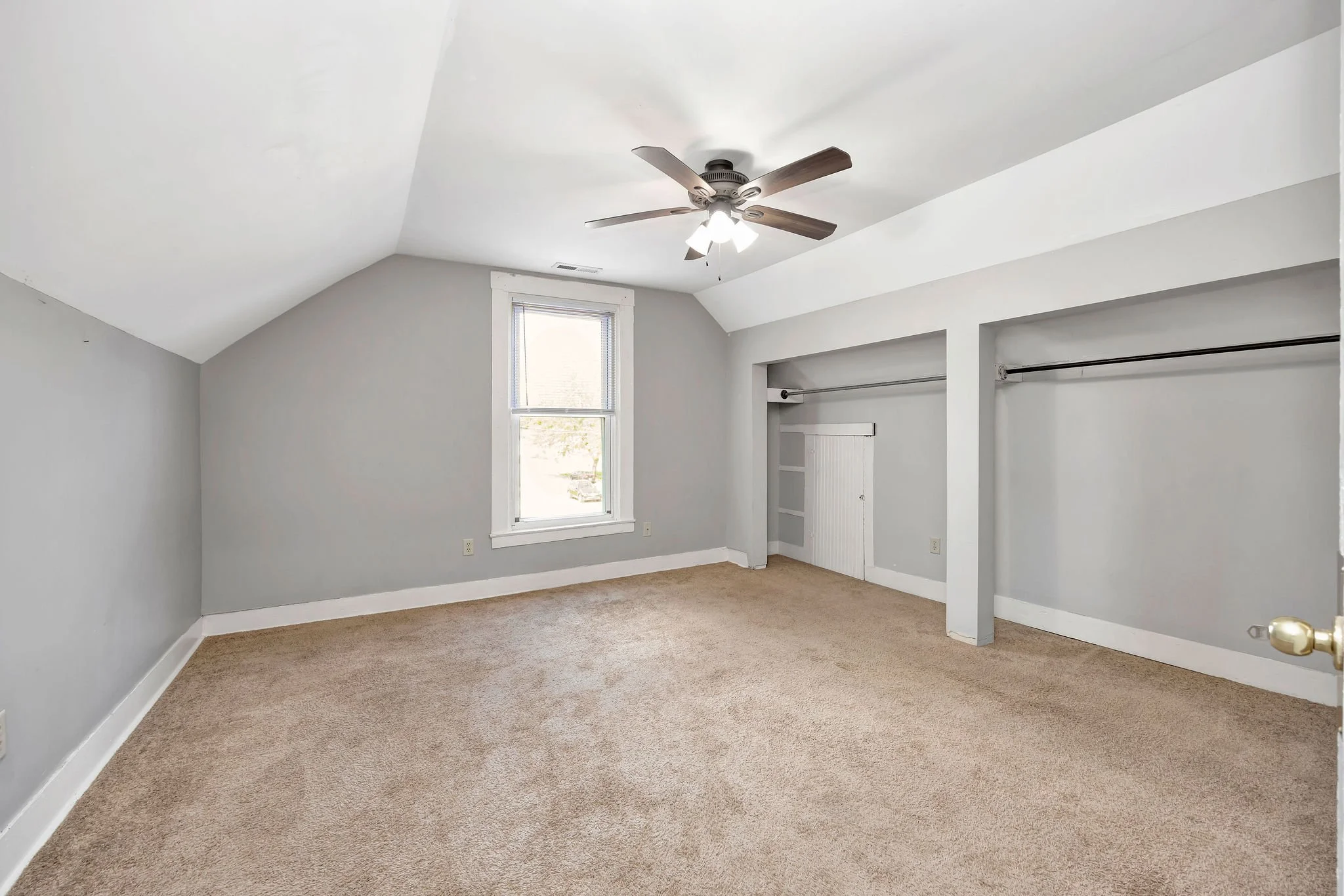 6a_223 N poplar Bedroom.jpg