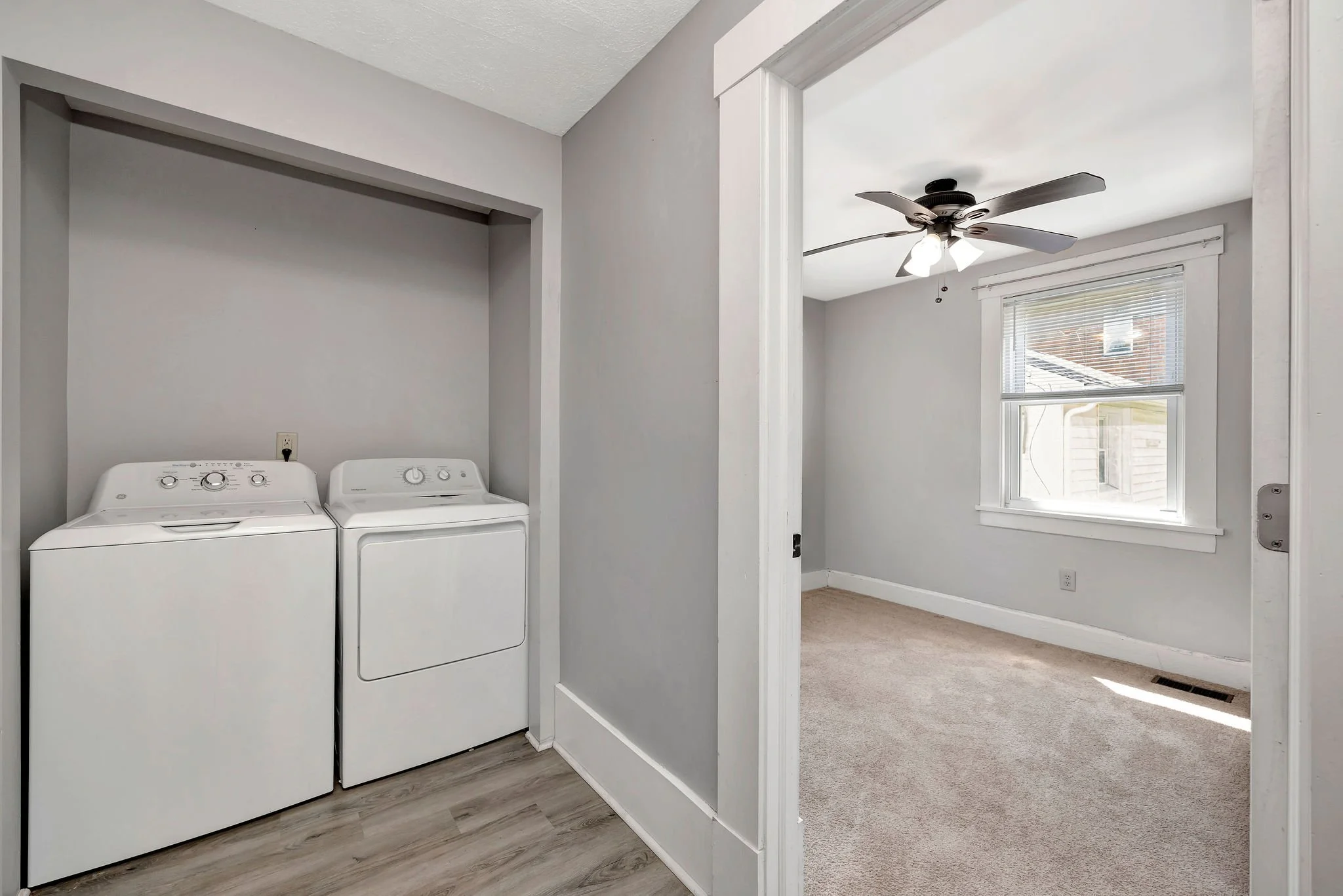 10_223 N Poplar Laundry.jpg