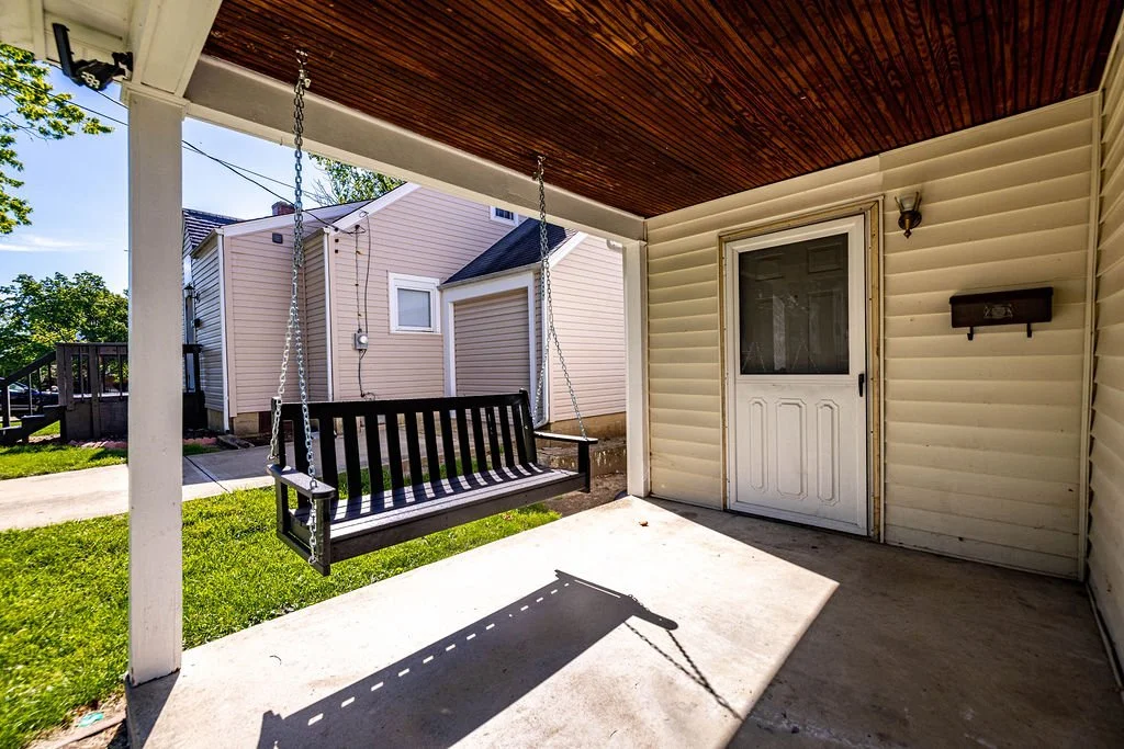 1a_115WCollins Exterior.jpg