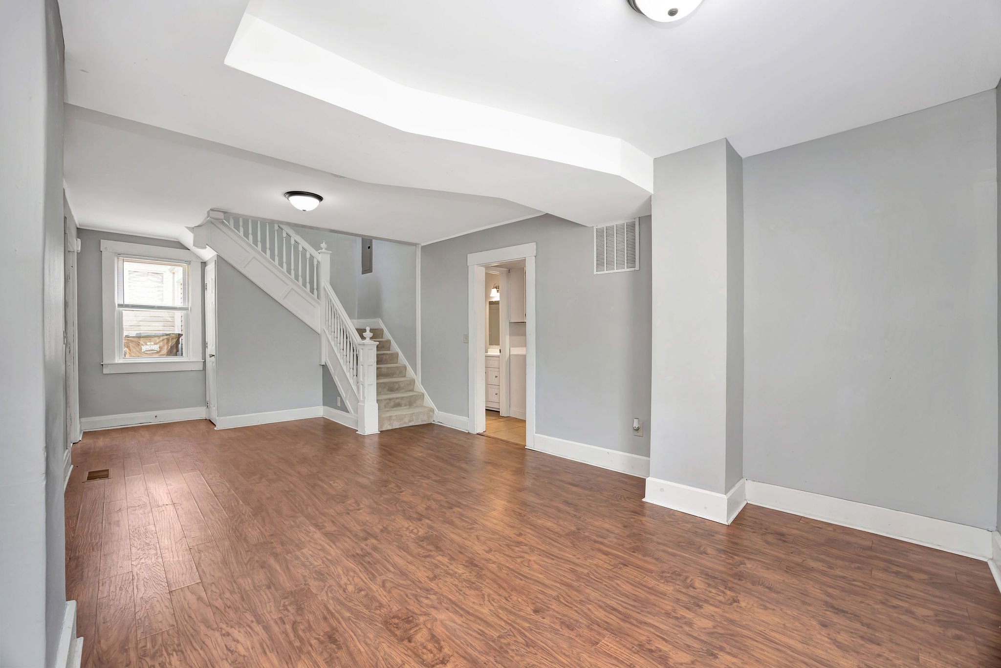 2a_115 W Collins Living.jpg