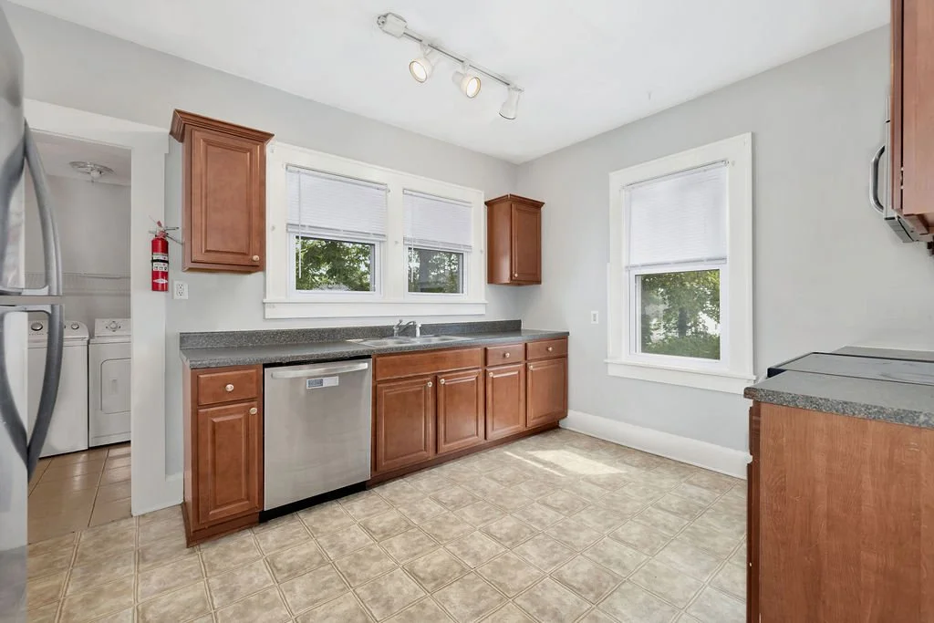 3c_26EVine Kitchen.jpg