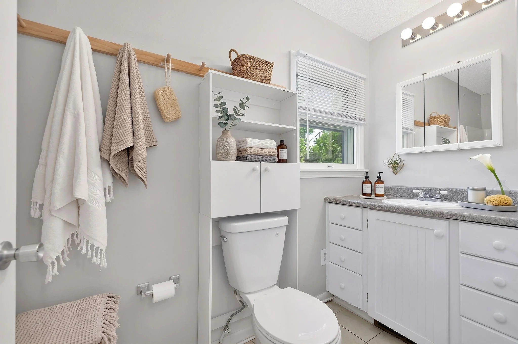 7_26 E Vine Bathroom.jpg