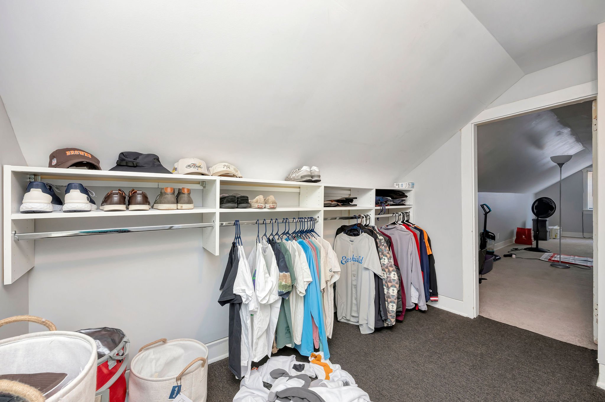 8b_26 E Vine Closet.jpg