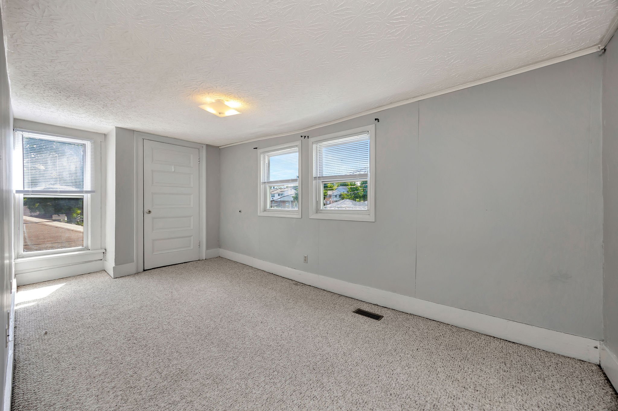 4a_106108WVineBedroom.jpg