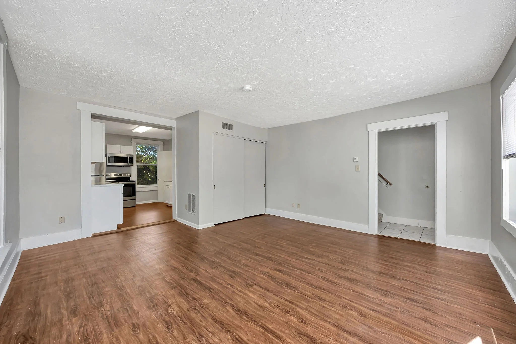 11aa_108WVine Living.jpg
